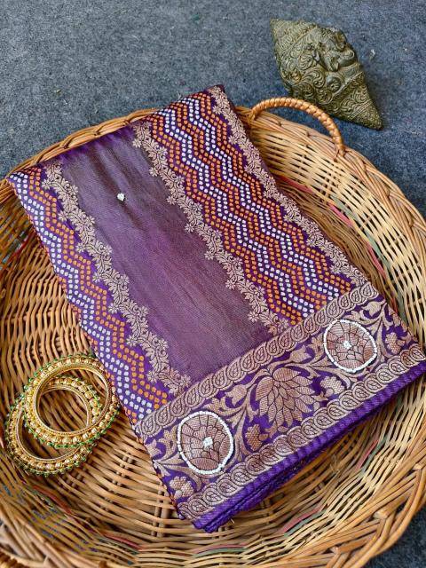 Akshara exquisite elegance Saree supplier in Delhi